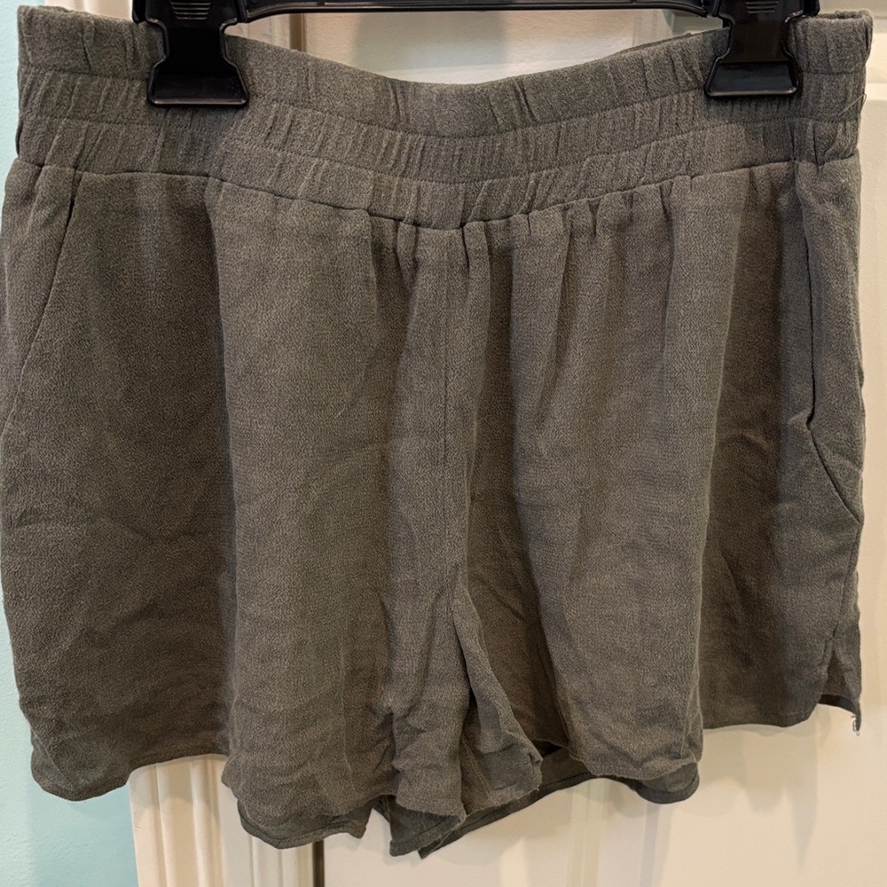 Lavender Brown Women’s Olive Green Casual Elastic Waist Shorts